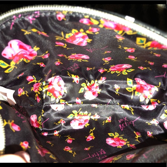 ✨ Betsey Johnson ✨ - Picture 7 of 8